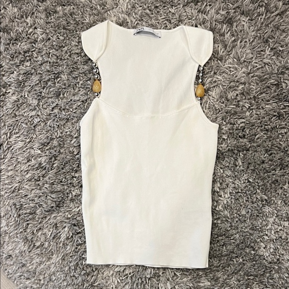 Elegant White Sleeveless Top